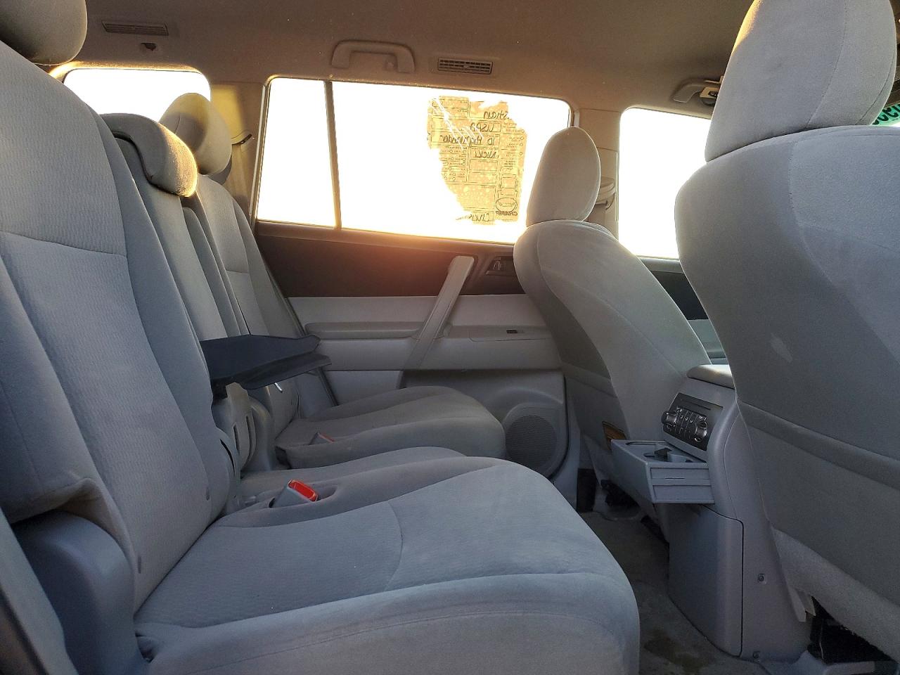 2010 TOYOTA HIGHLANDER photo 19