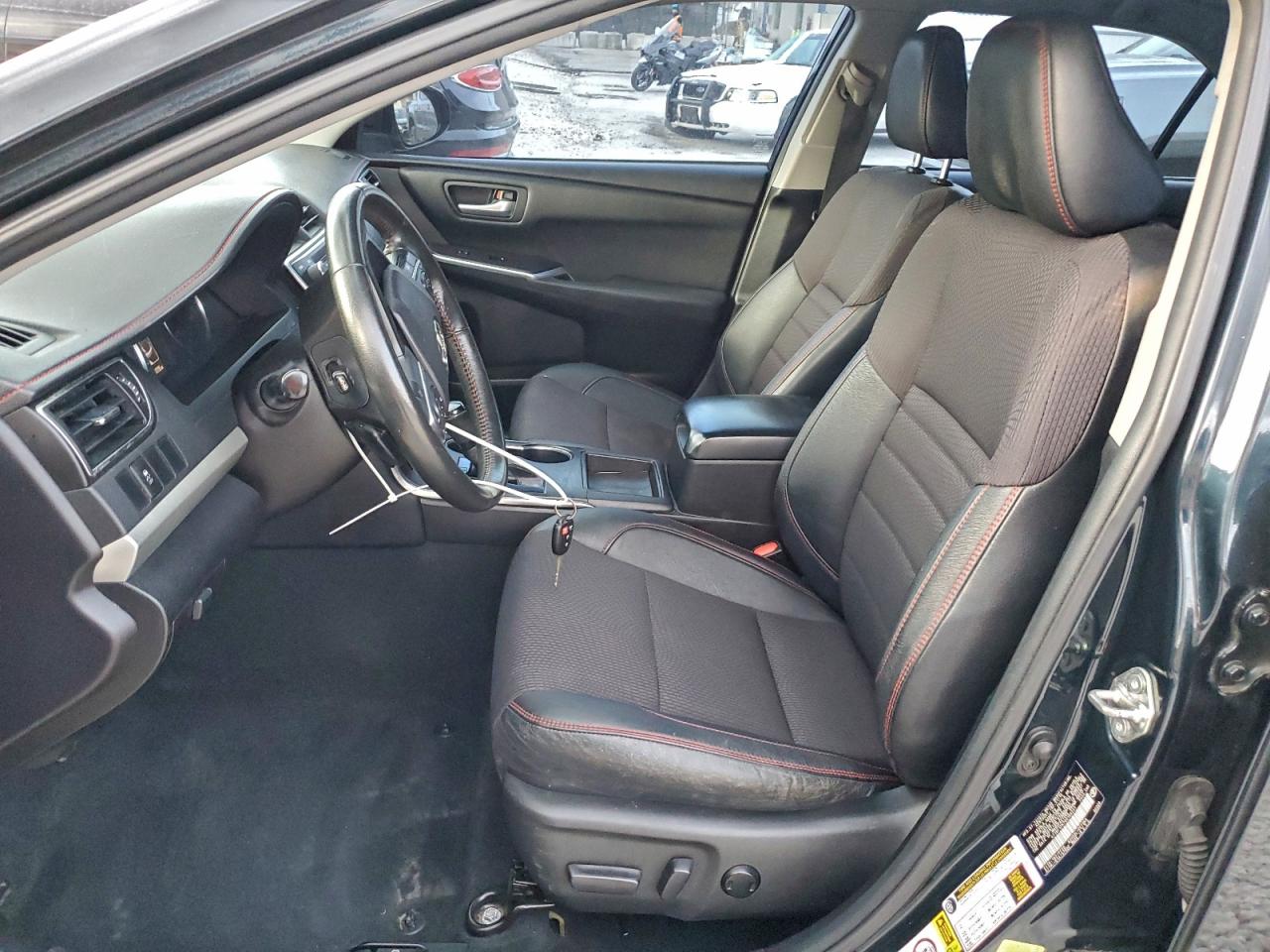 2016 TOYOTA CAMRY LE photo 7