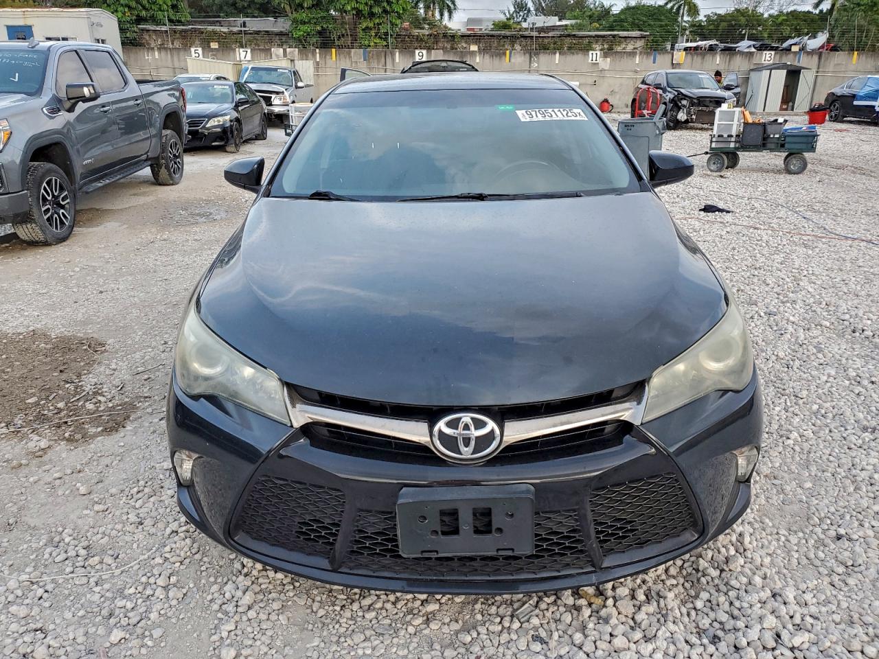 2016 TOYOTA CAMRY LE photo 5