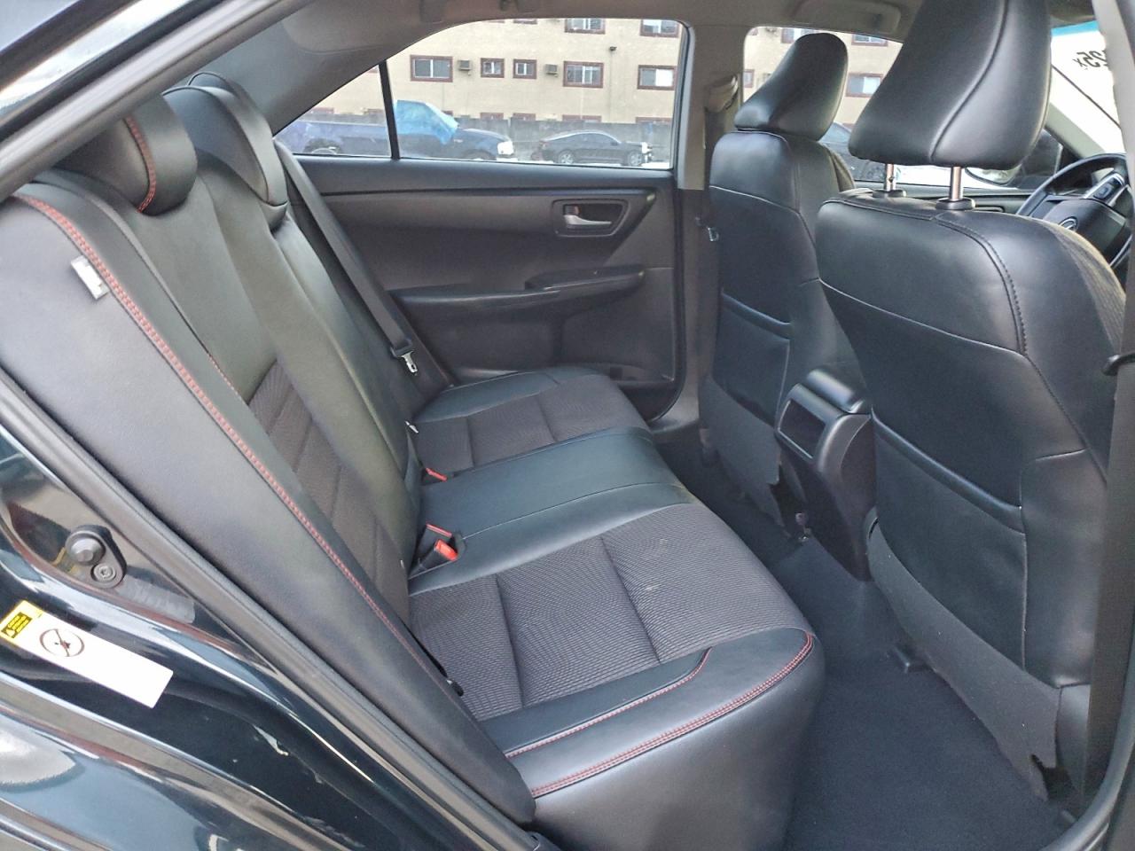 2016 TOYOTA CAMRY LE photo 10