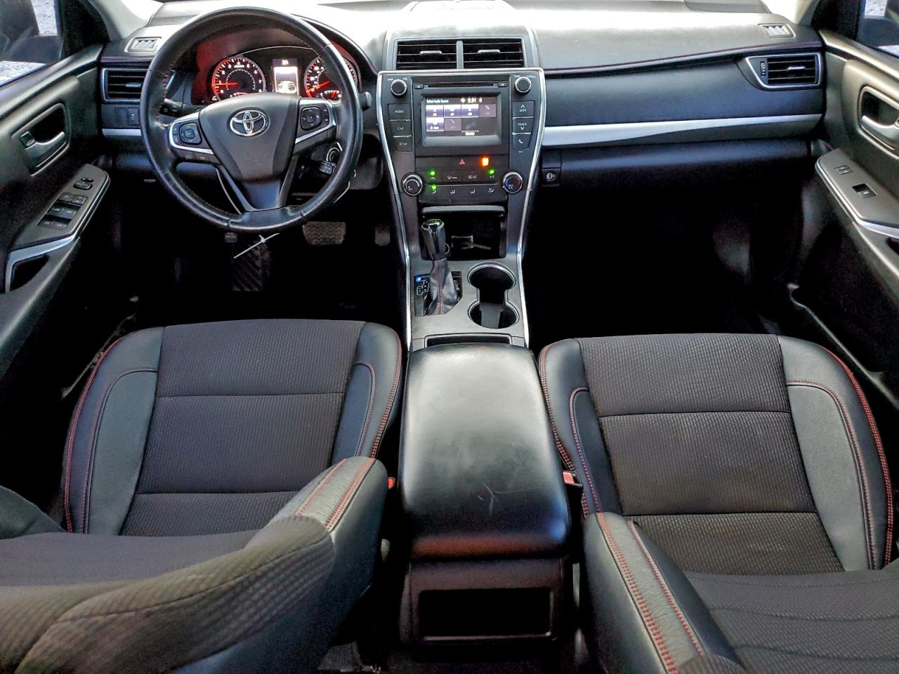 2016 TOYOTA CAMRY LE photo 8