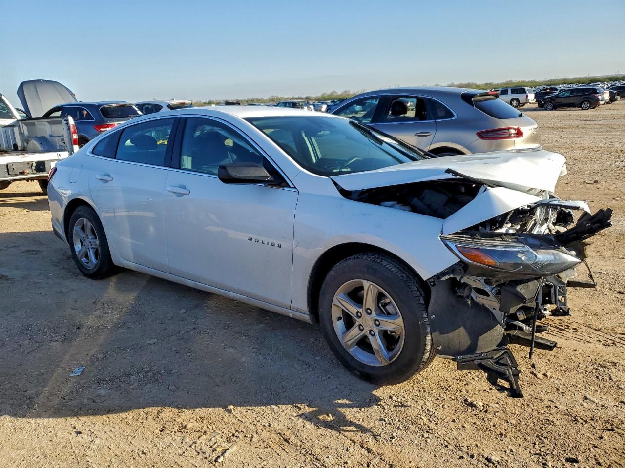 2024 CHEVROLET MALIBU LS photo 4