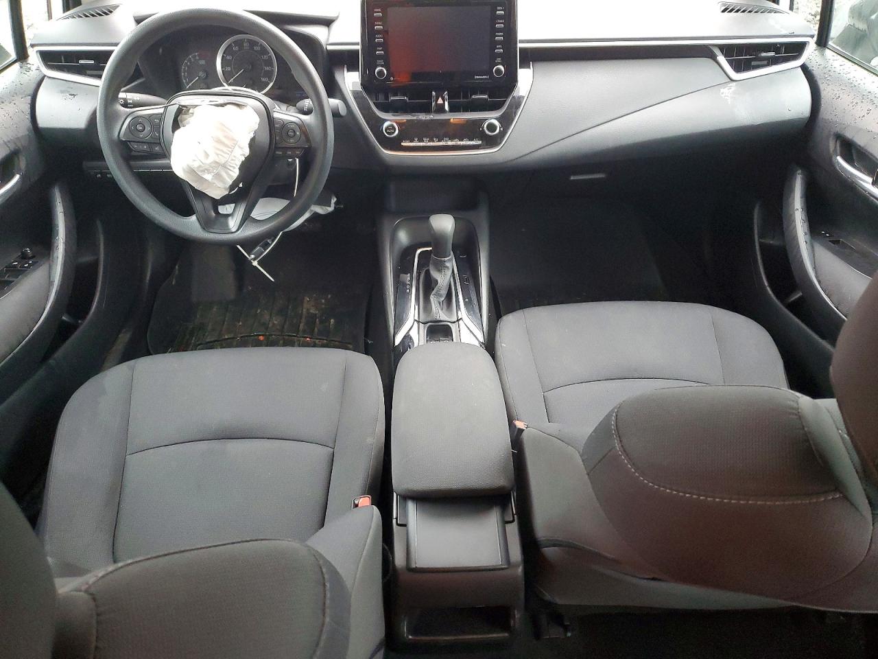 2021 TOYOTA COROLLA LE photo 8