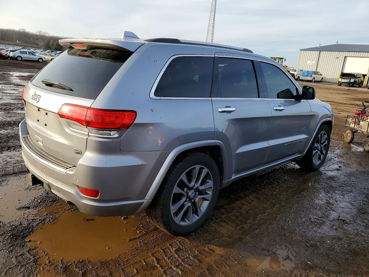 2018 JEEP GRAND CHEROKEE OVERLAND photo 3