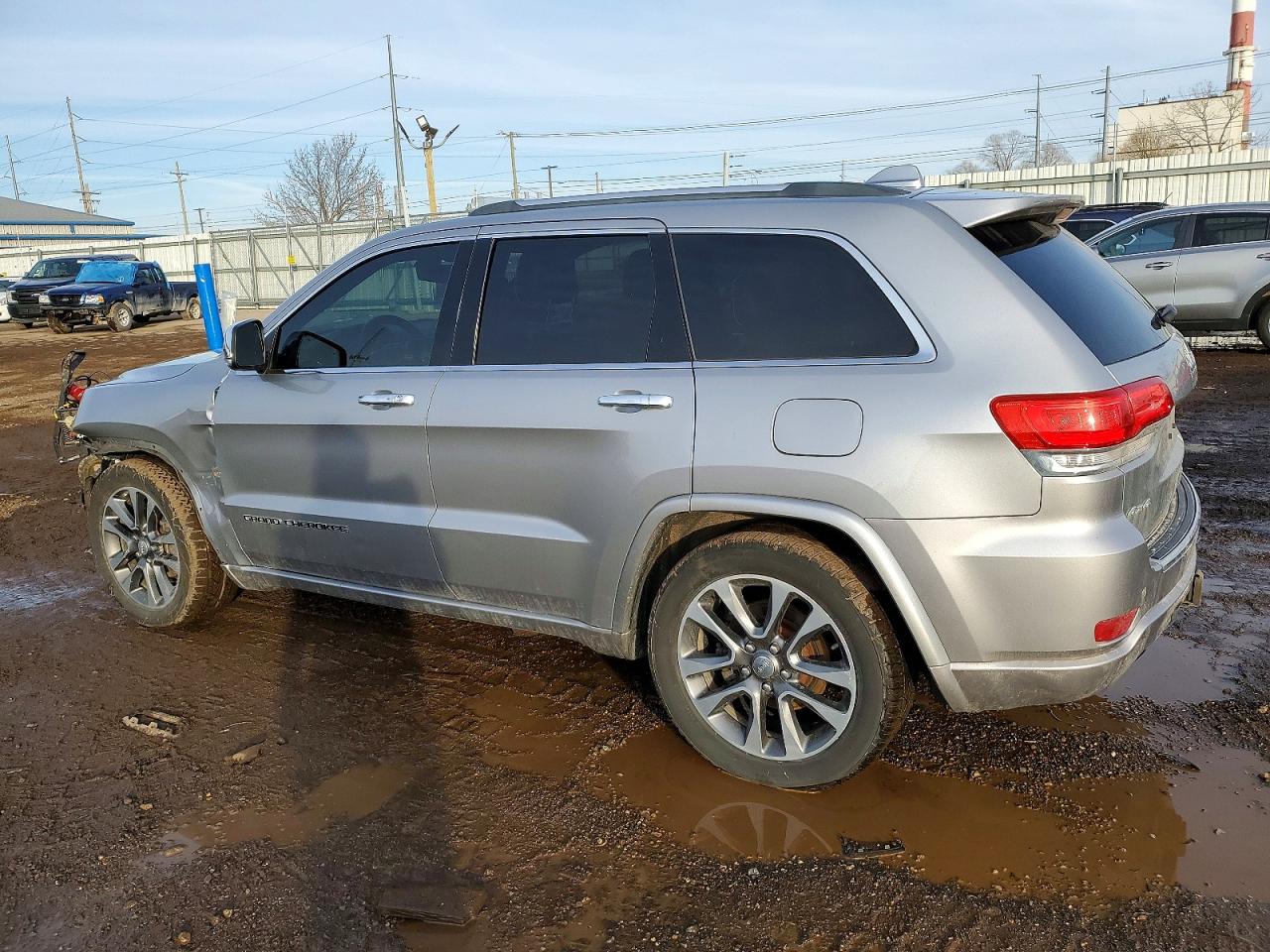 2018 JEEP GRAND CHEROKEE OVERLAND photo 2