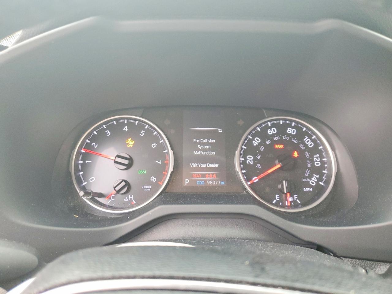 2019 TOYOTA RAV4 XLE photo 17