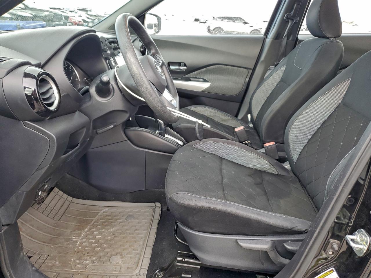 2020 NISSAN KICKS SV photo 13