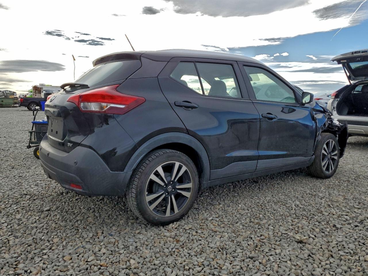 2020 NISSAN KICKS SV photo 5