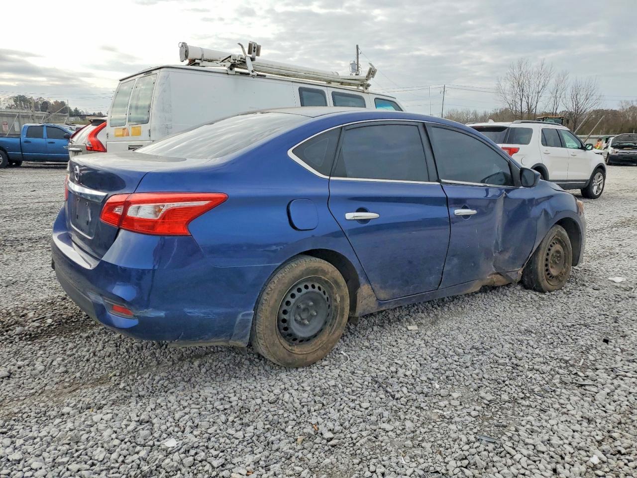 2017 NISSAN SENTRA S photo 3