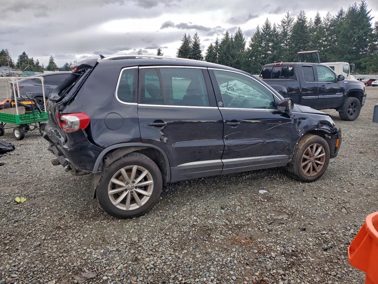 2017 VOLKSWAGEN TIGUAN WOLFSBURG photo 3