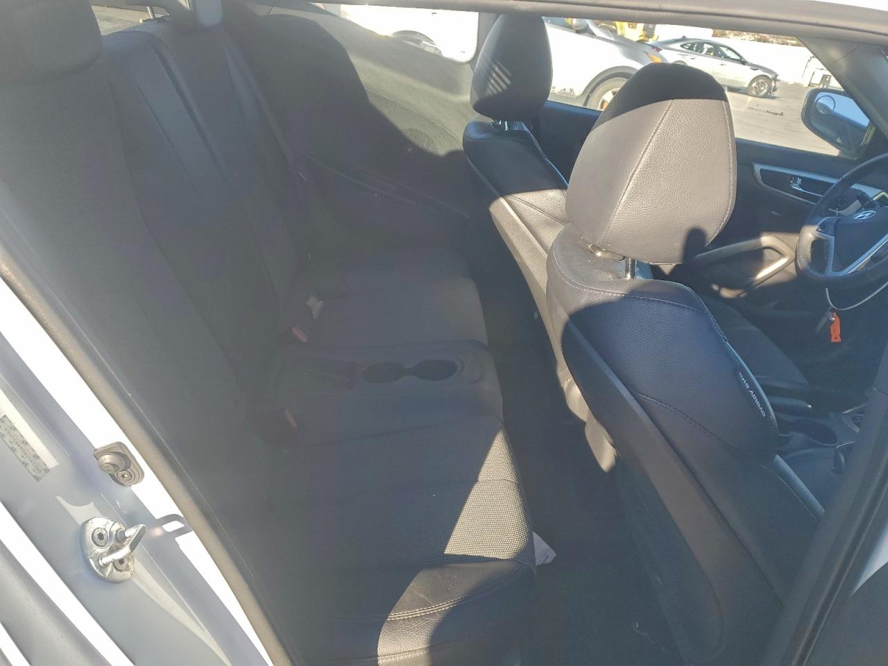 2013 HYUNDAI VELOSTER photo 28