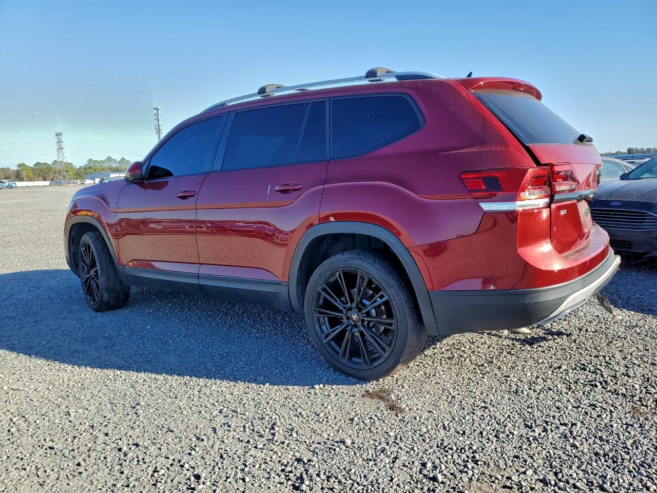 2018 VOLKSWAGEN ATLAS SE photo 2
