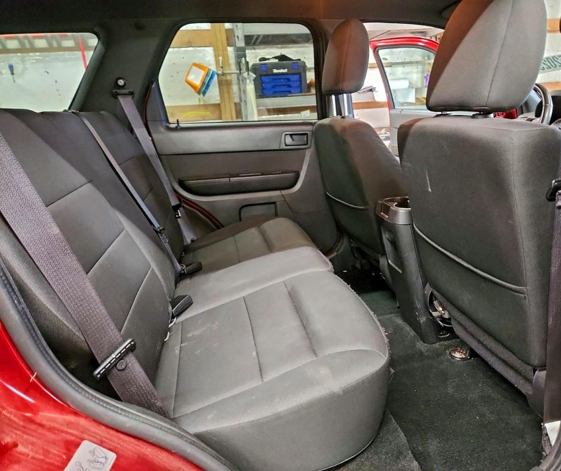 2012 FORD ESCAPE XLT photo 31