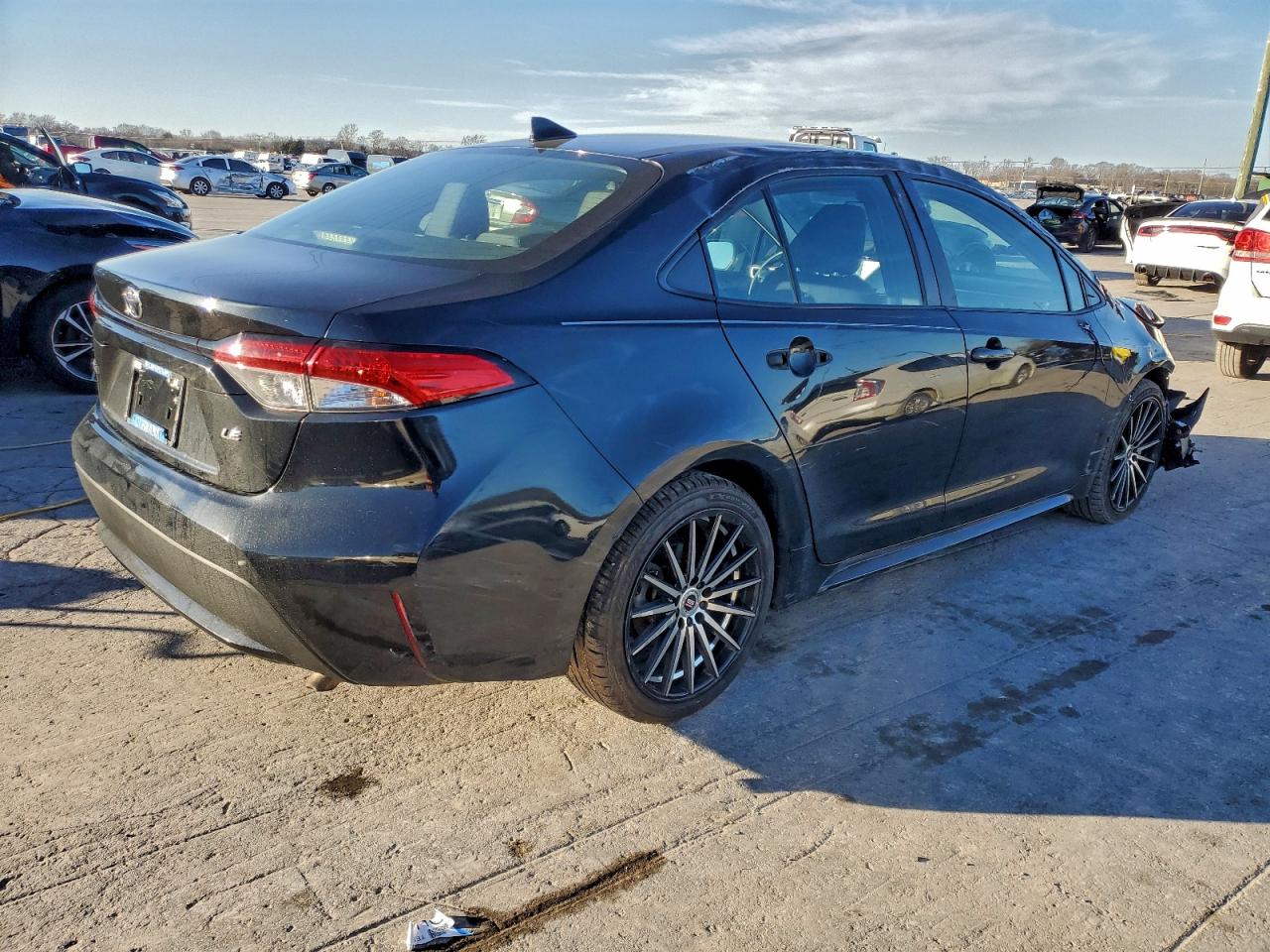 2020 TOYOTA COROLLA LE photo 3