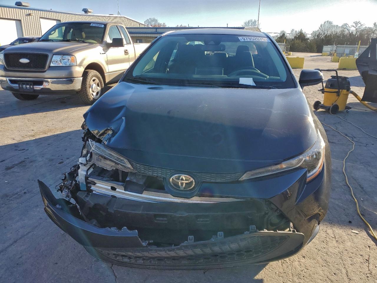 2020 TOYOTA COROLLA LE photo 5