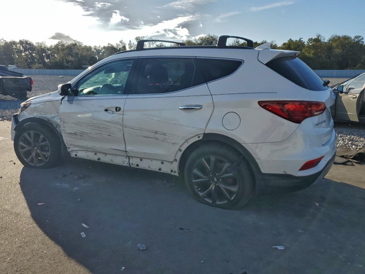2018 HYUNDAI SANTA FE SPORT photo 2
