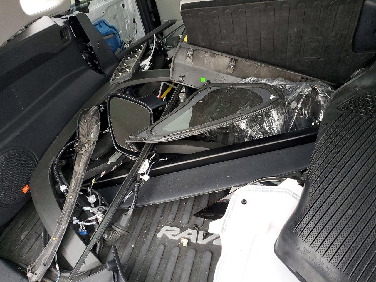 2021 TOYOTA RAV4 XLE PREMIUM photo 12