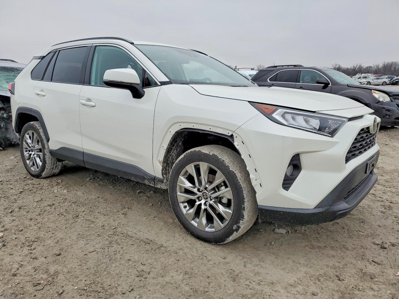 2021 TOYOTA RAV4 XLE PREMIUM photo 4