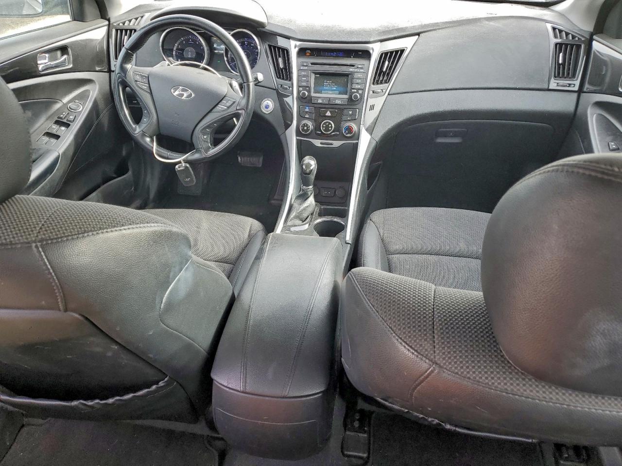 2014 HYUNDAI SONATA SE photo 8