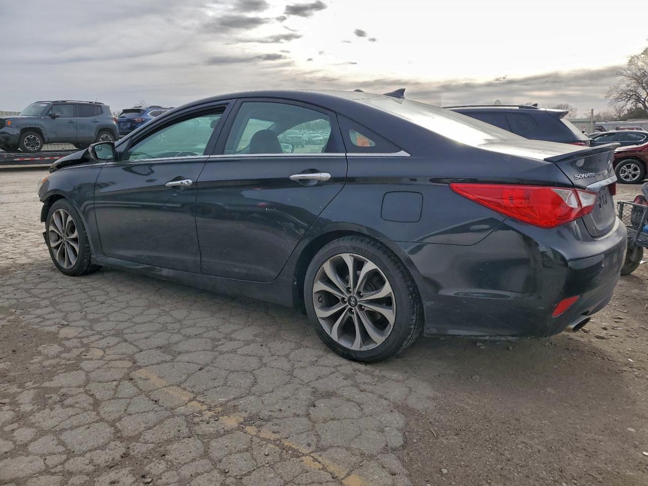 2014 HYUNDAI SONATA SE photo 2