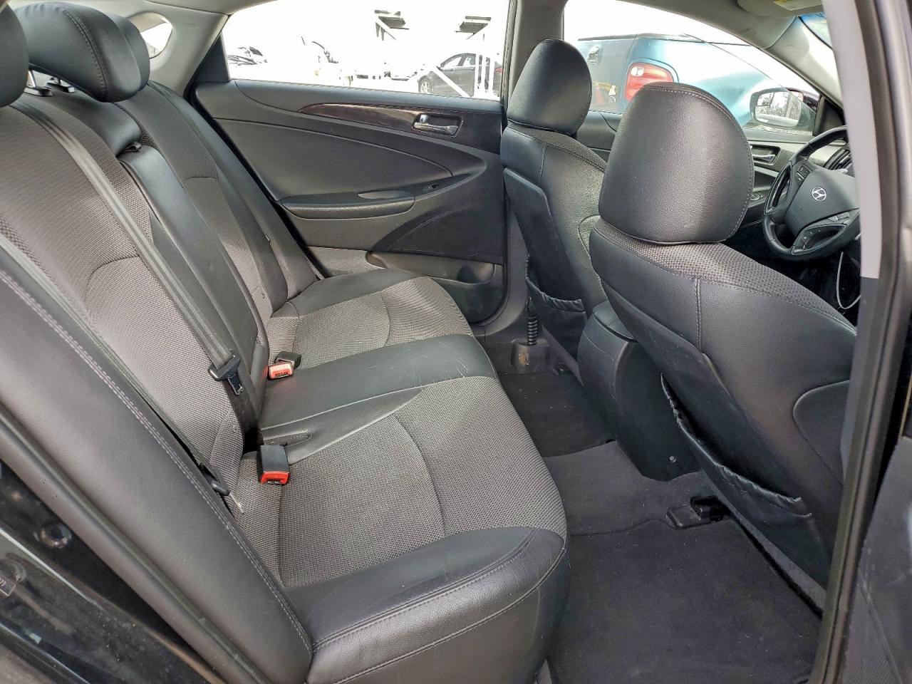 2014 HYUNDAI SONATA SE photo 10