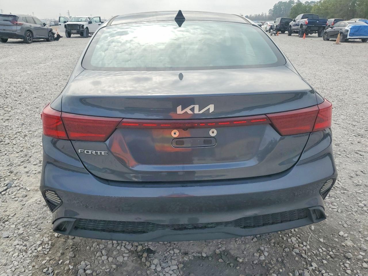 2023 KIA FORTE LXS photo 16