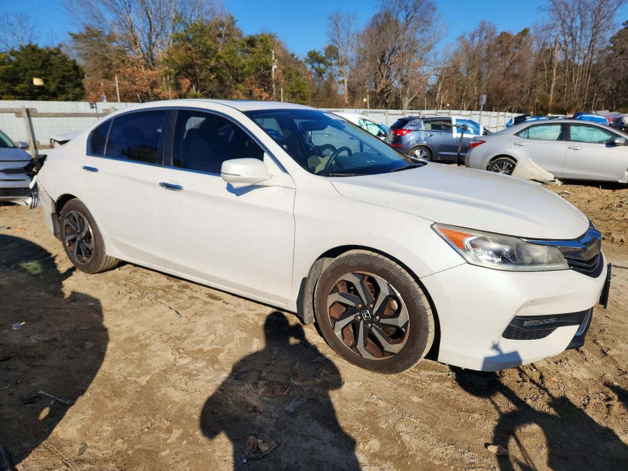 2017 HONDA ACCORD EX photo 4