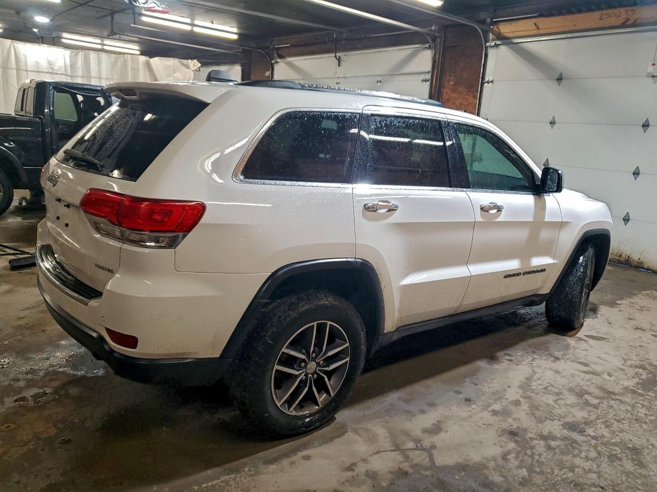 2018 JEEP GRAND CHEROKEE LIMITED photo 3