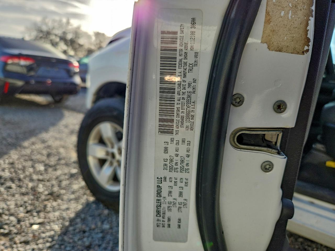 2015 RAM 1500 SLT photo 25