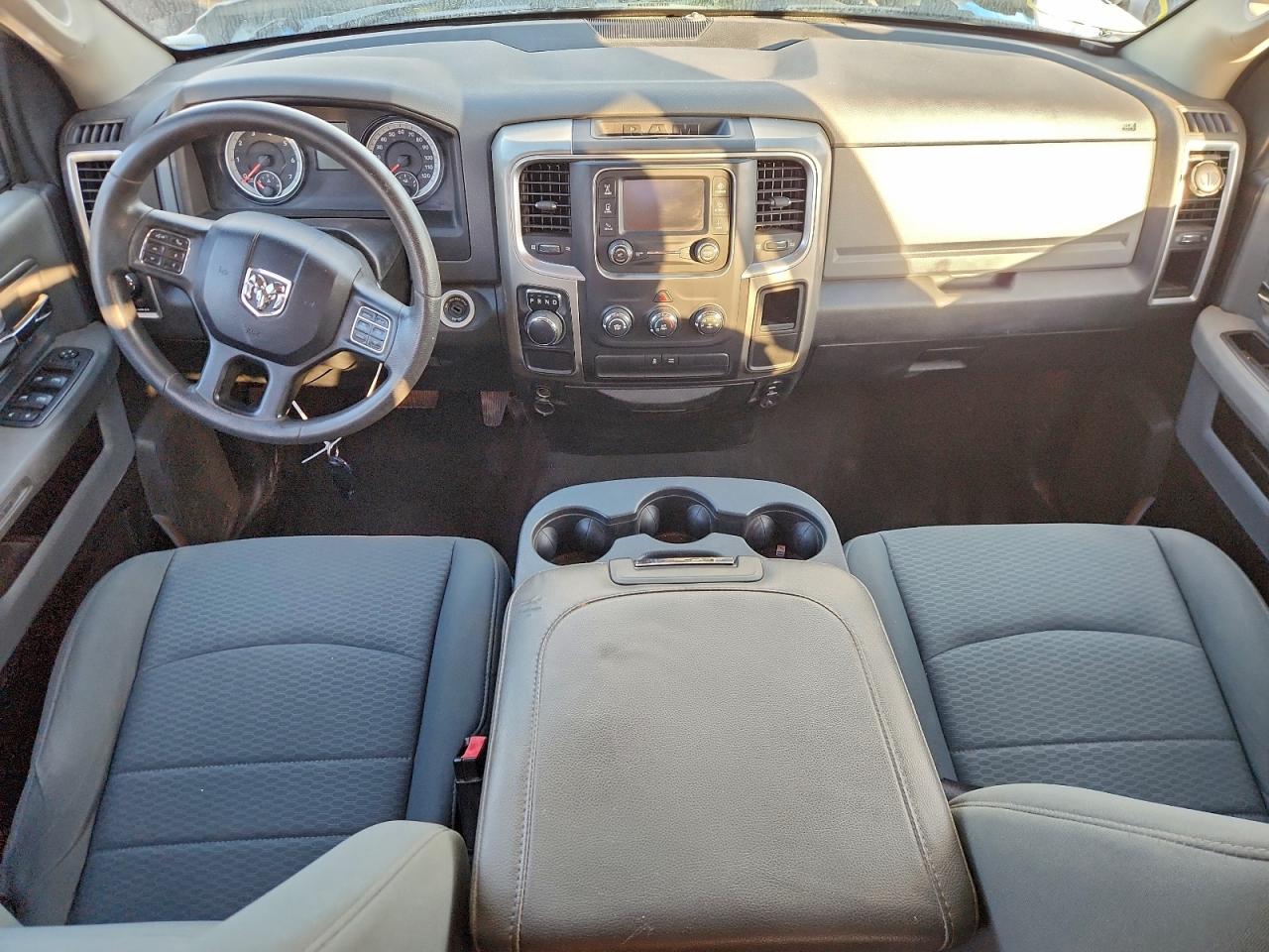 2015 RAM 1500 SLT photo 15