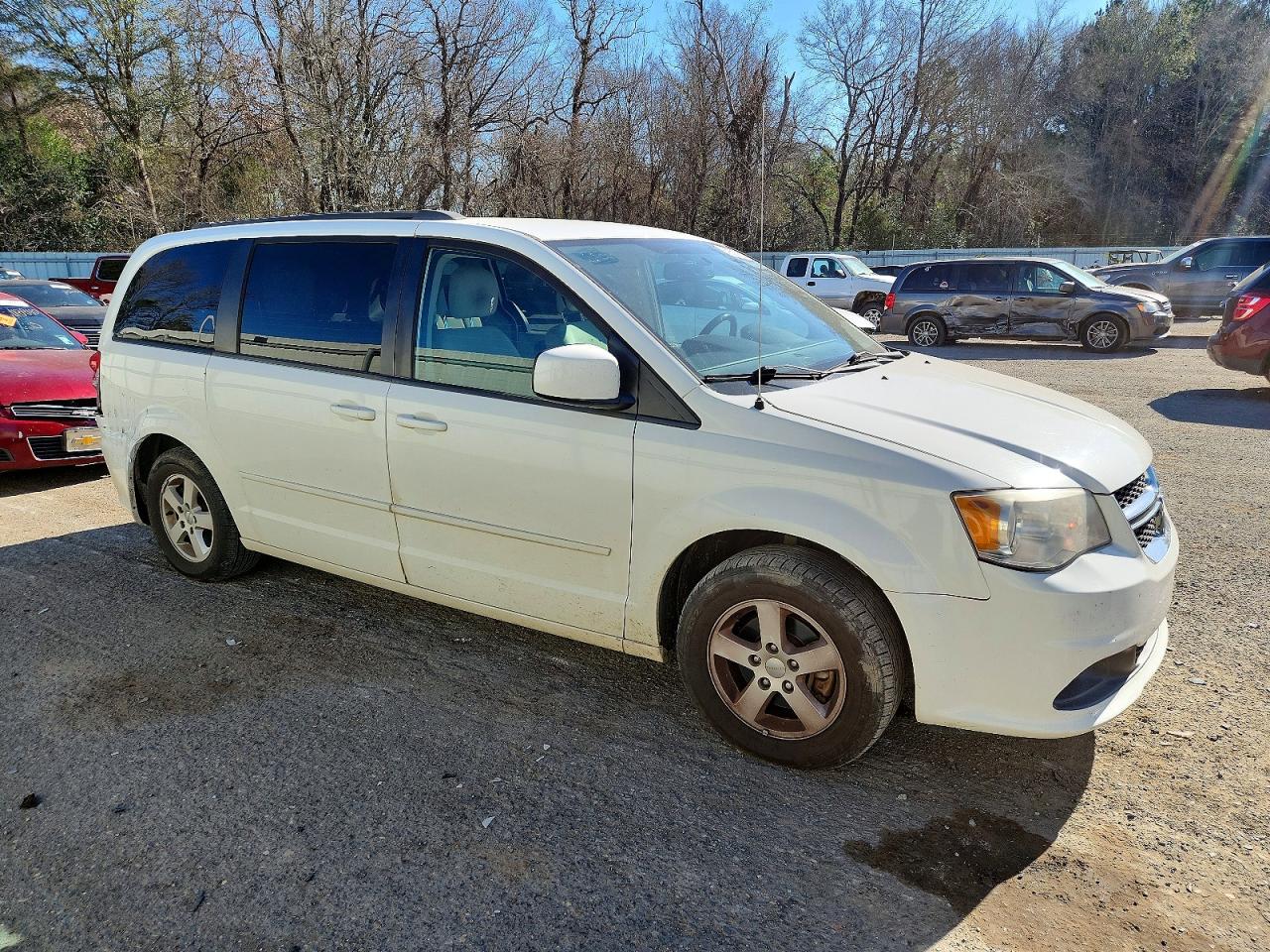 2012 DODGE GRAND CARAVAN SXT photo 4