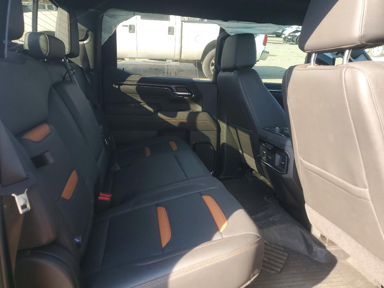 2025 GMC SIERRA K1500 AT4 photo 28
