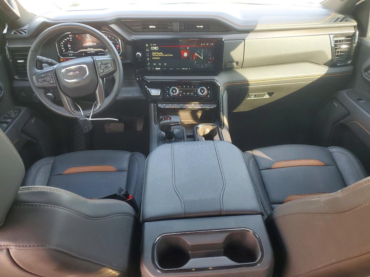 2025 GMC SIERRA K1500 AT4 photo 22