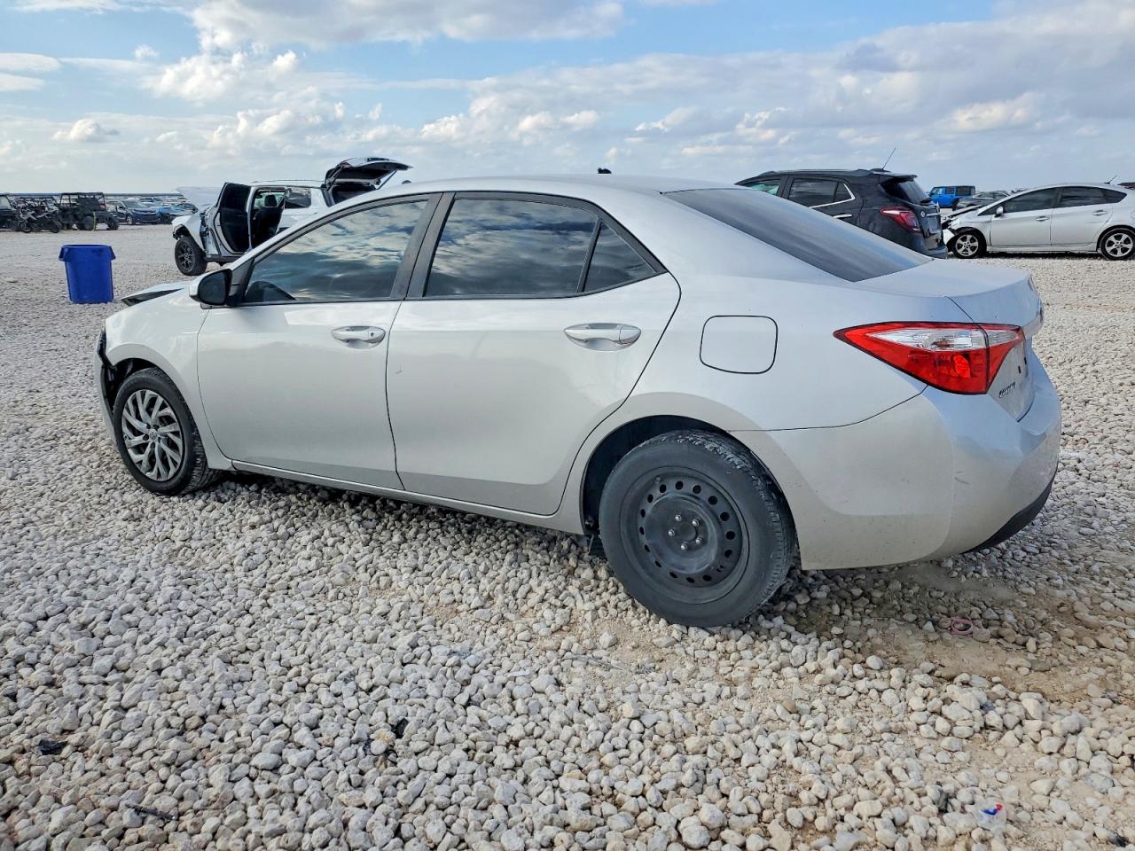 2015 TOYOTA COROLLA L photo 3