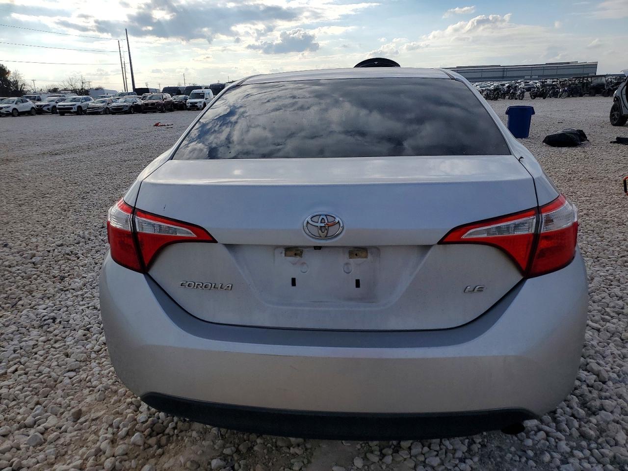 2015 TOYOTA COROLLA L photo 11