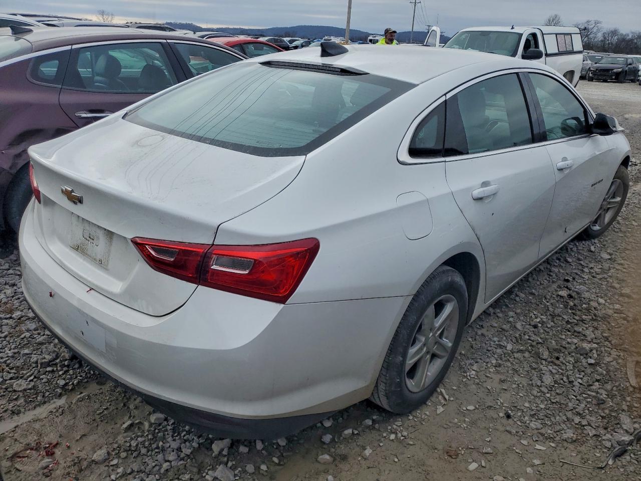 2024 CHEVROLET MALIBU LS photo 3