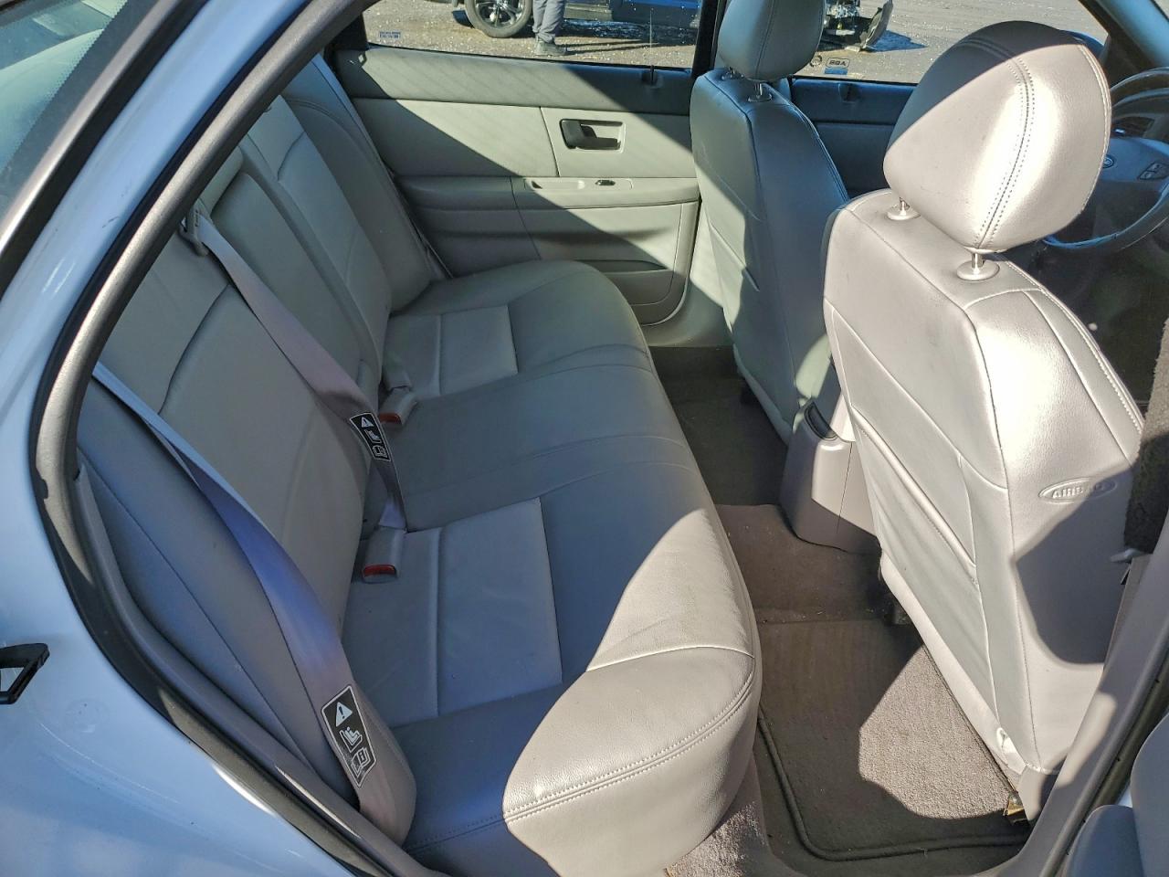 2003 FORD TAURUS SEL photo 19