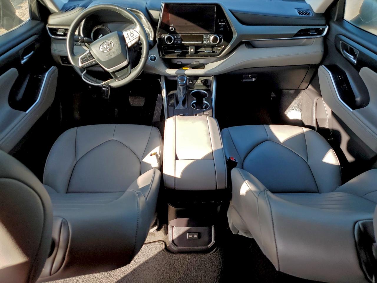 2024 TOYOTA HIGHLANDER LE photo 15