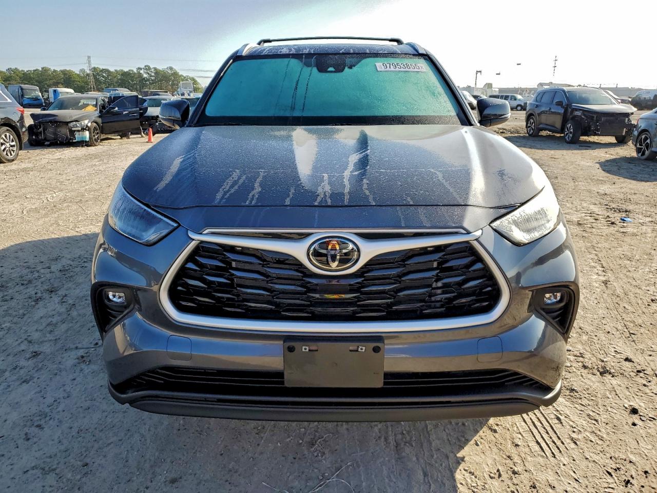 2024 TOYOTA HIGHLANDER LE photo 9