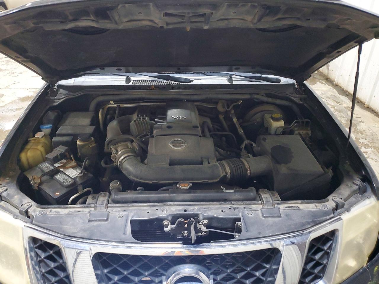 2011 NISSAN PATHFINDER S photo 23