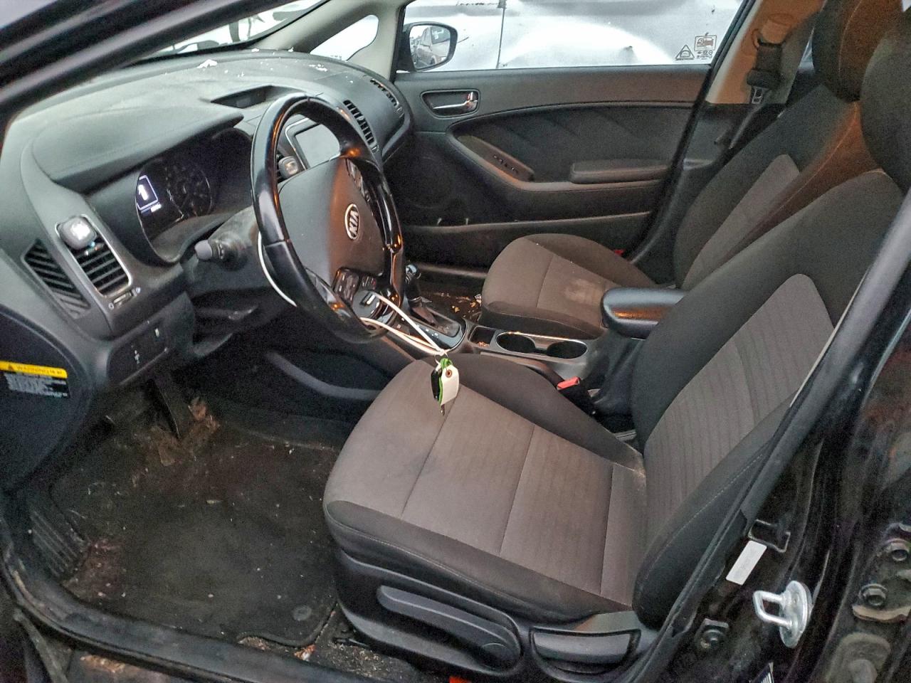 2017 KIA FORTE LX photo 25
