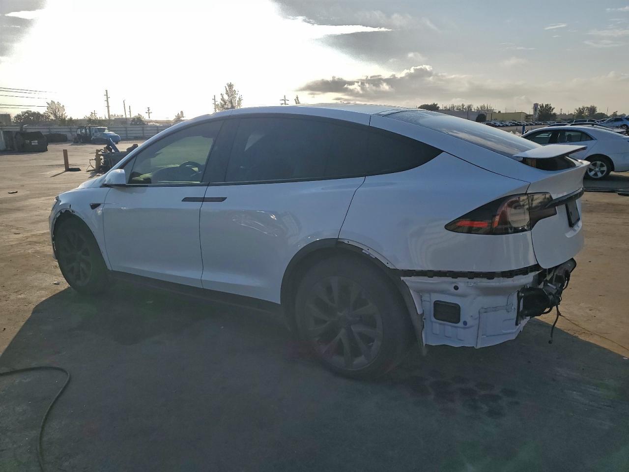 2023 TESLA MODEL X photo 2