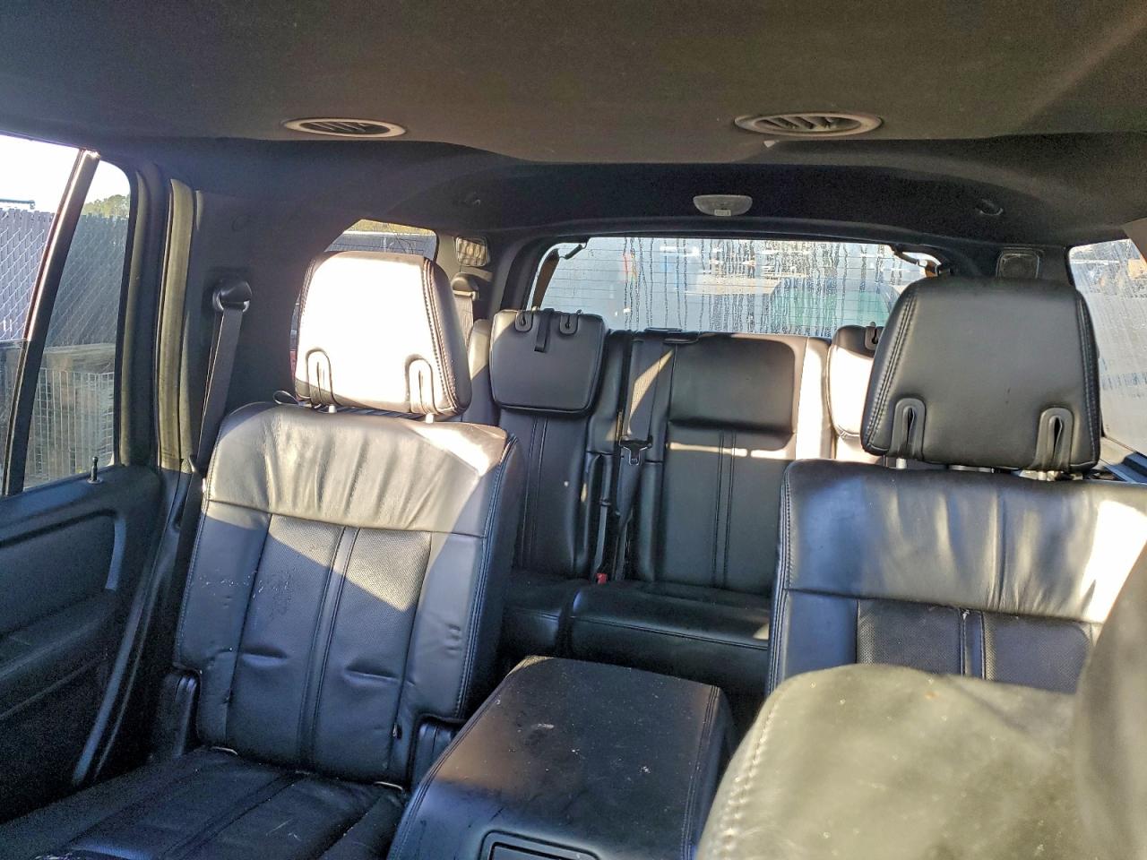 2015 LINCOLN NAVIGATOR photo 19