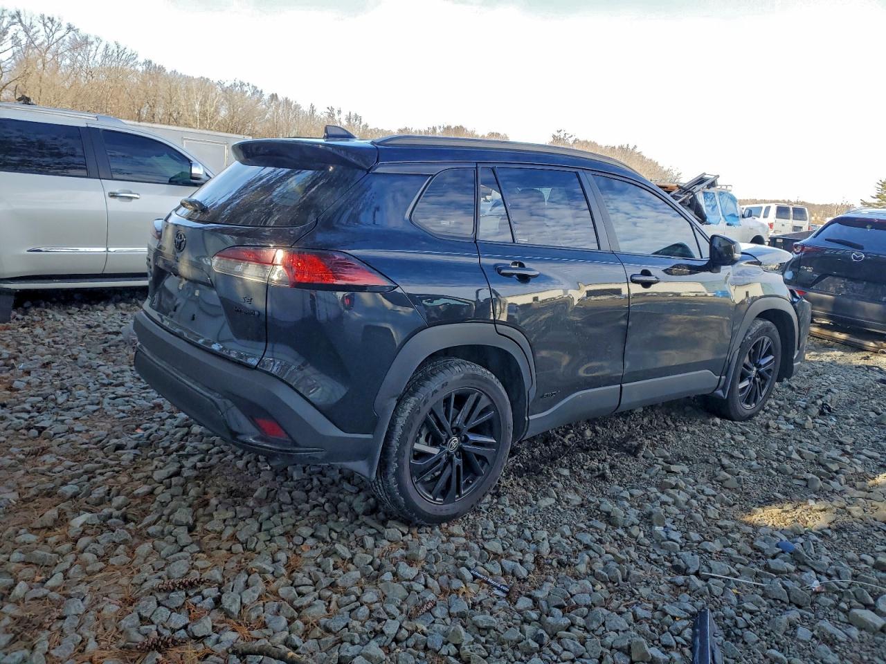 2024 TOYOTA COROLLA CROSS SE photo 3