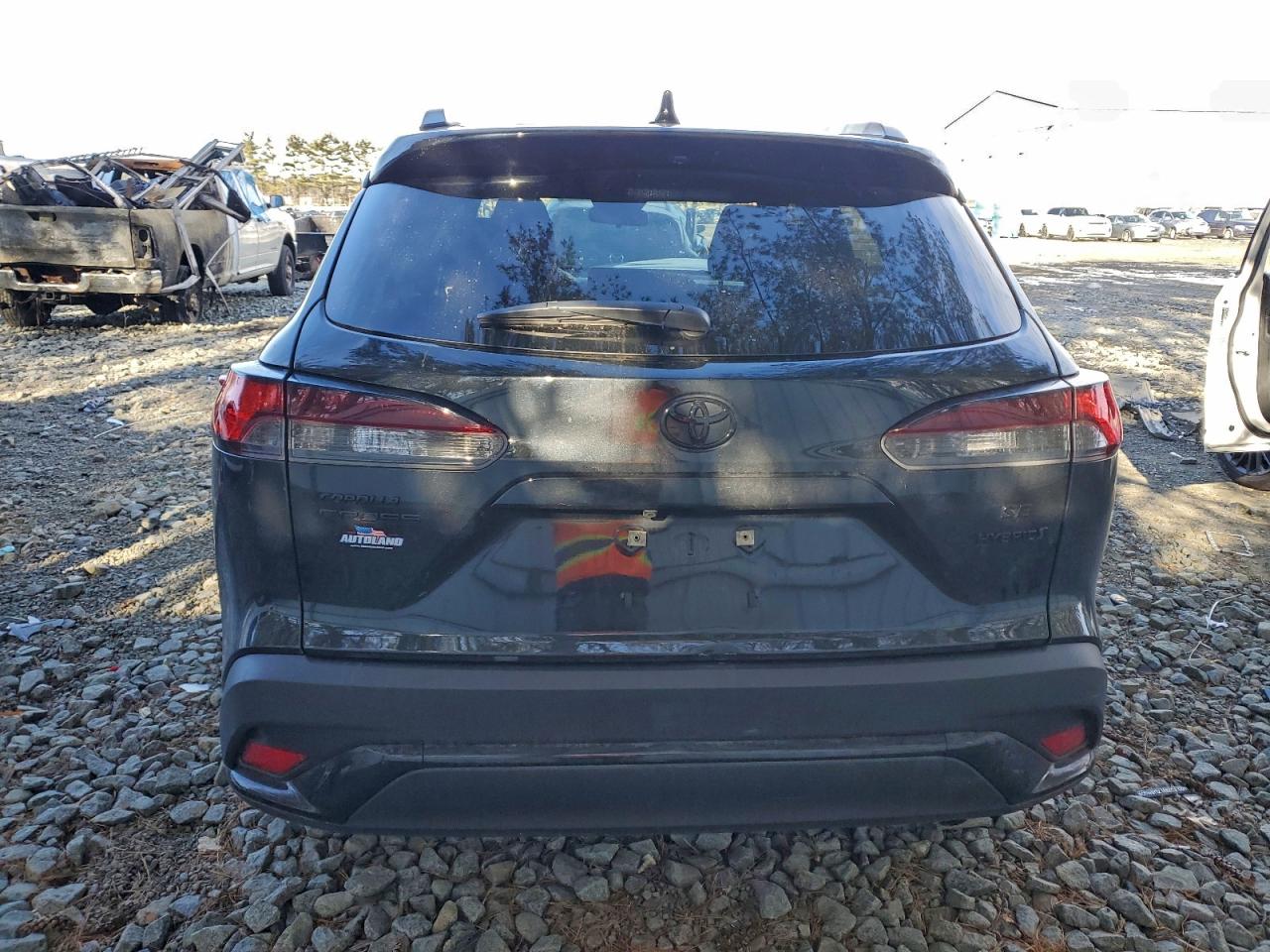 2024 TOYOTA COROLLA CROSS SE photo 6