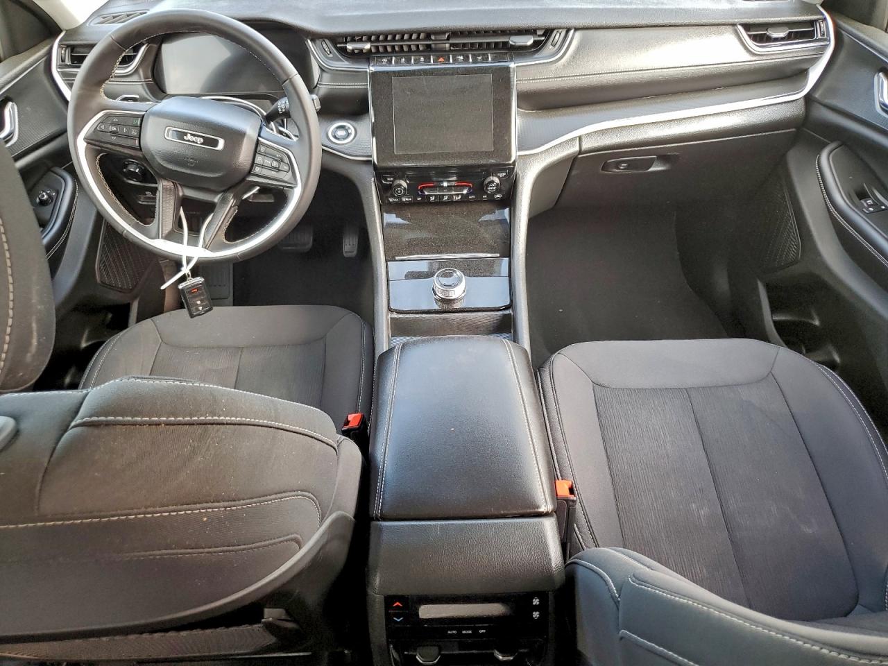 2024 JEEP GRAND CHEROKEE L LAREDO photo 8