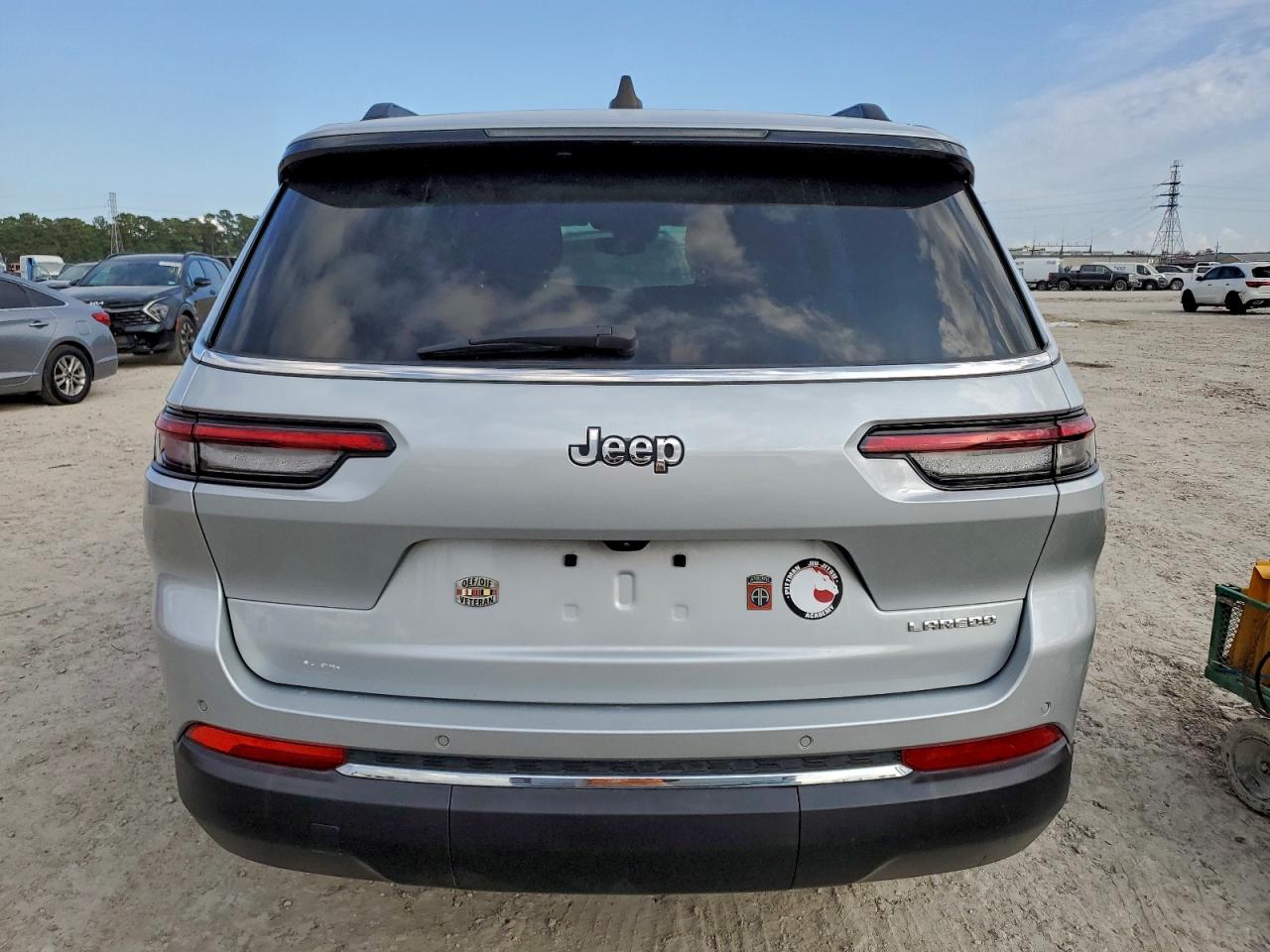 2024 JEEP GRAND CHEROKEE L LAREDO photo 6