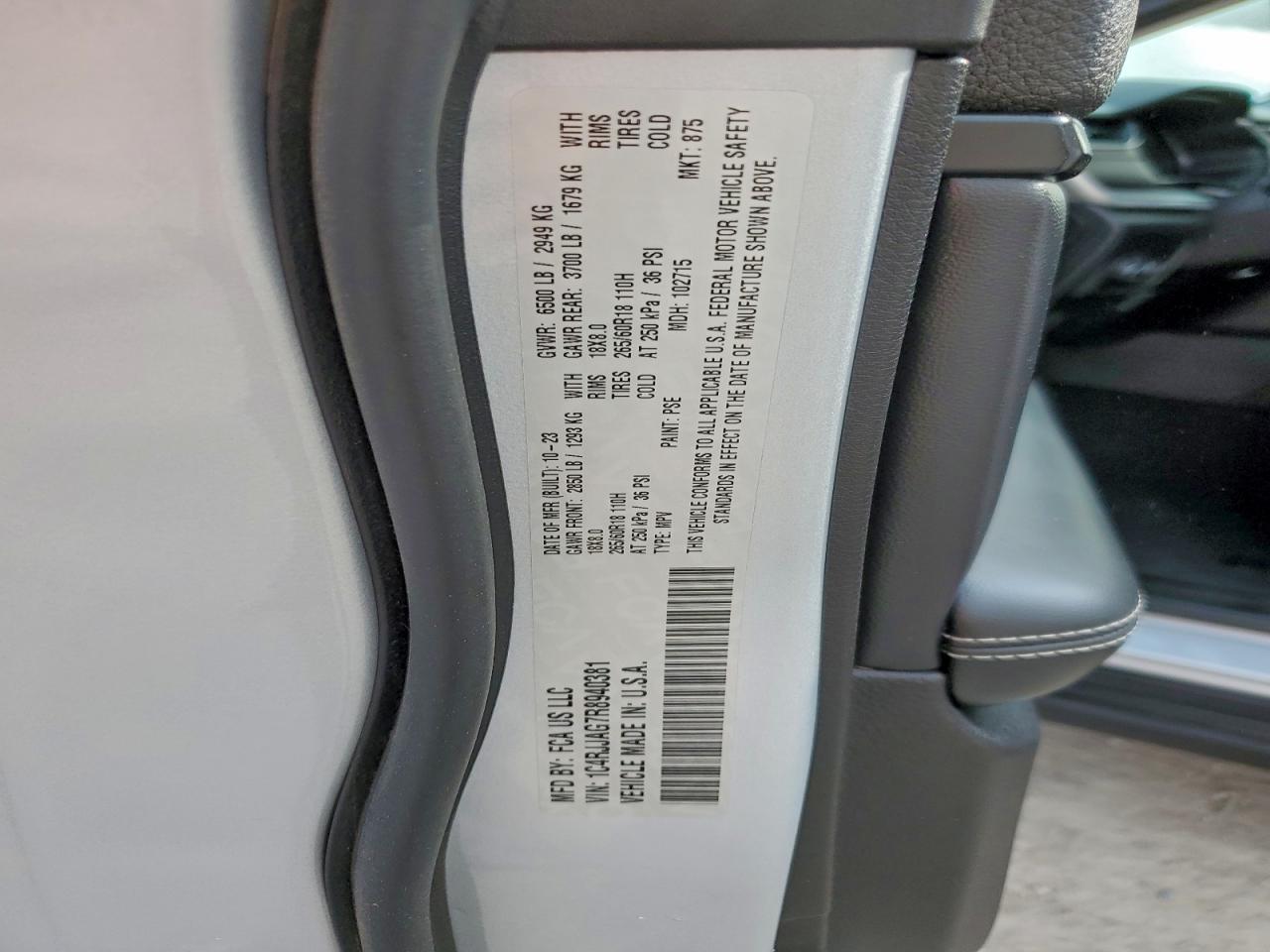 2024 JEEP GRAND CHEROKEE L LAREDO photo 13