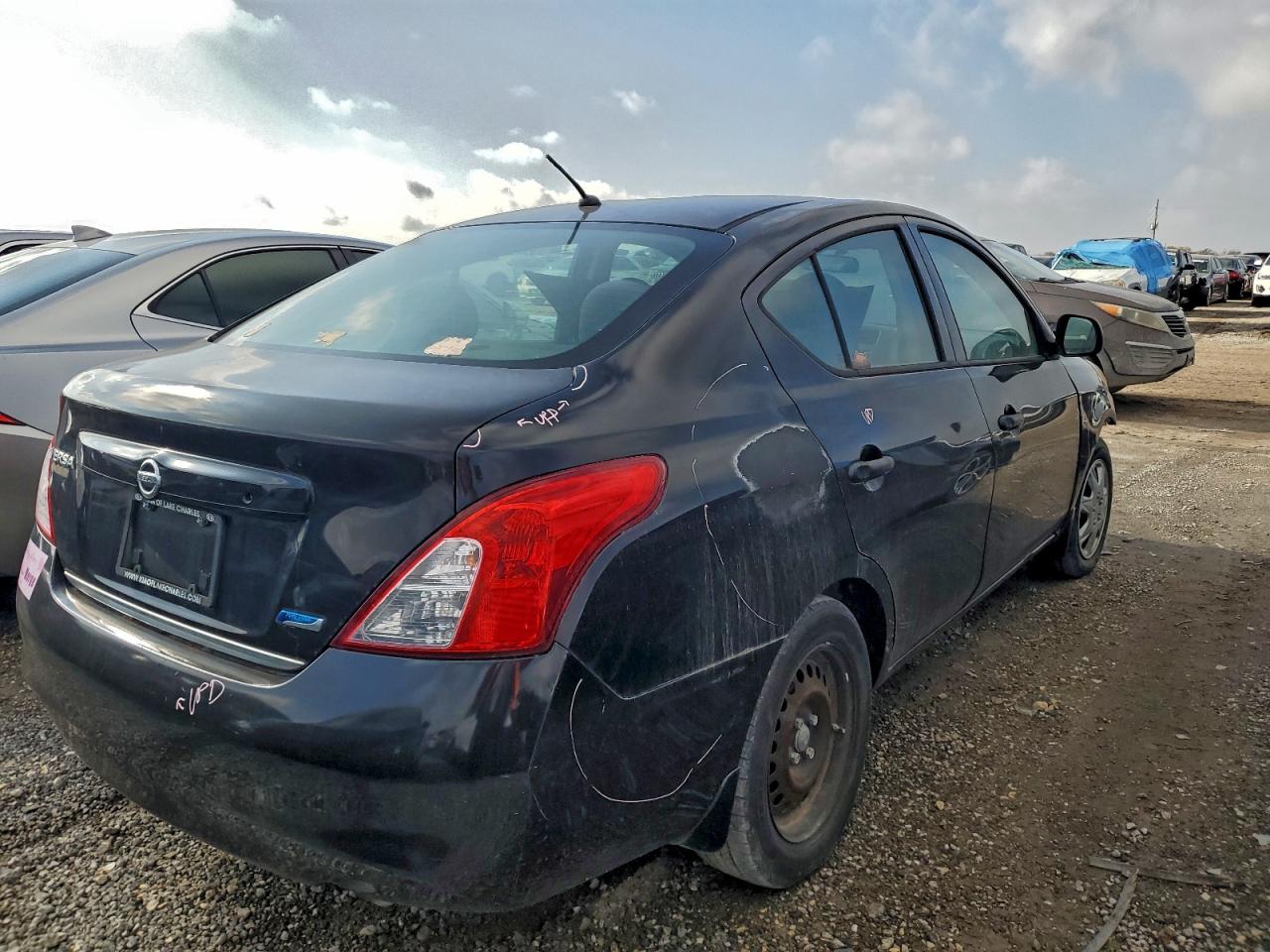 2012 NISSAN VERSA S photo 7
