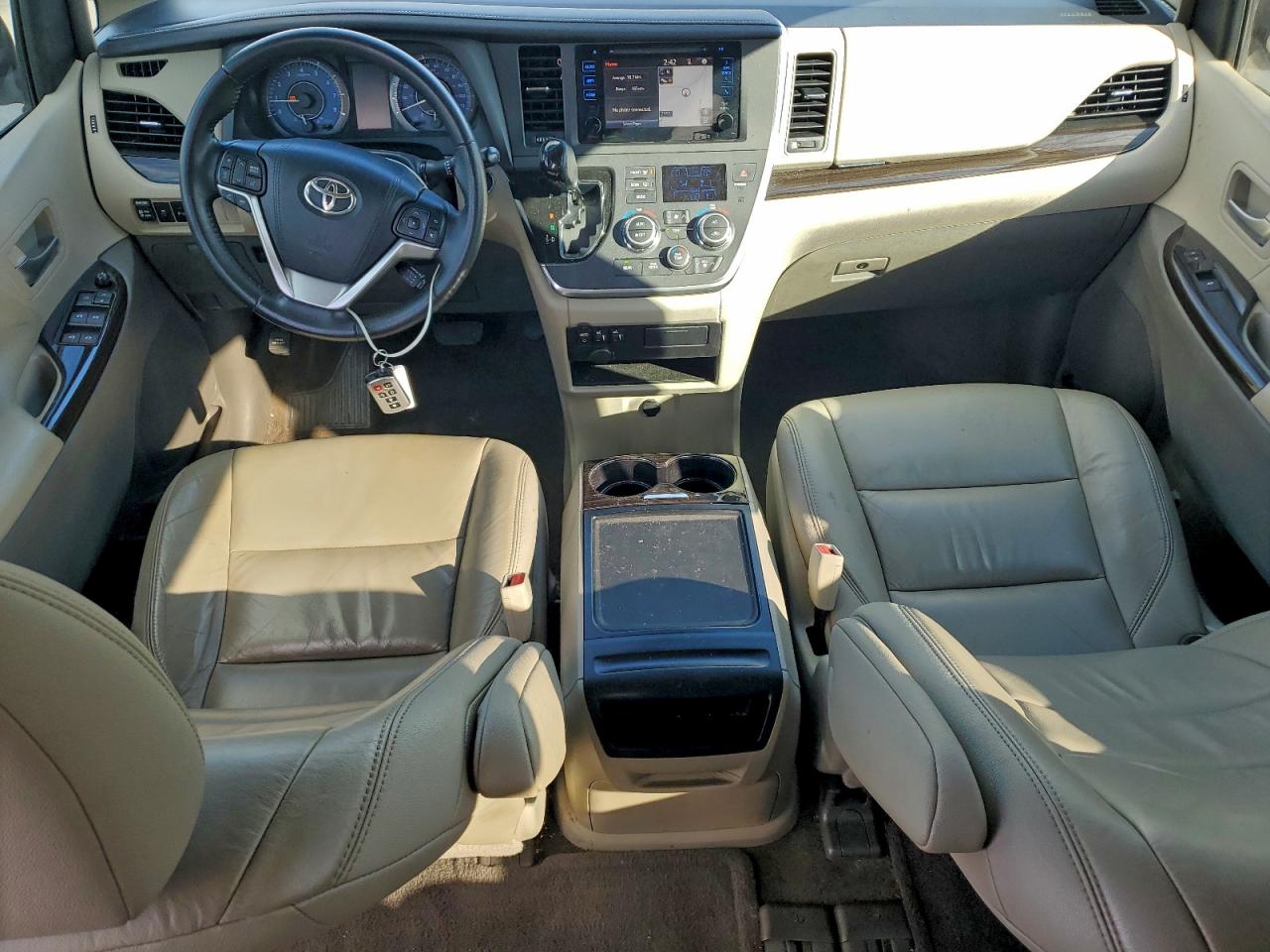 2015 TOYOTA SIENNA XLE photo 15